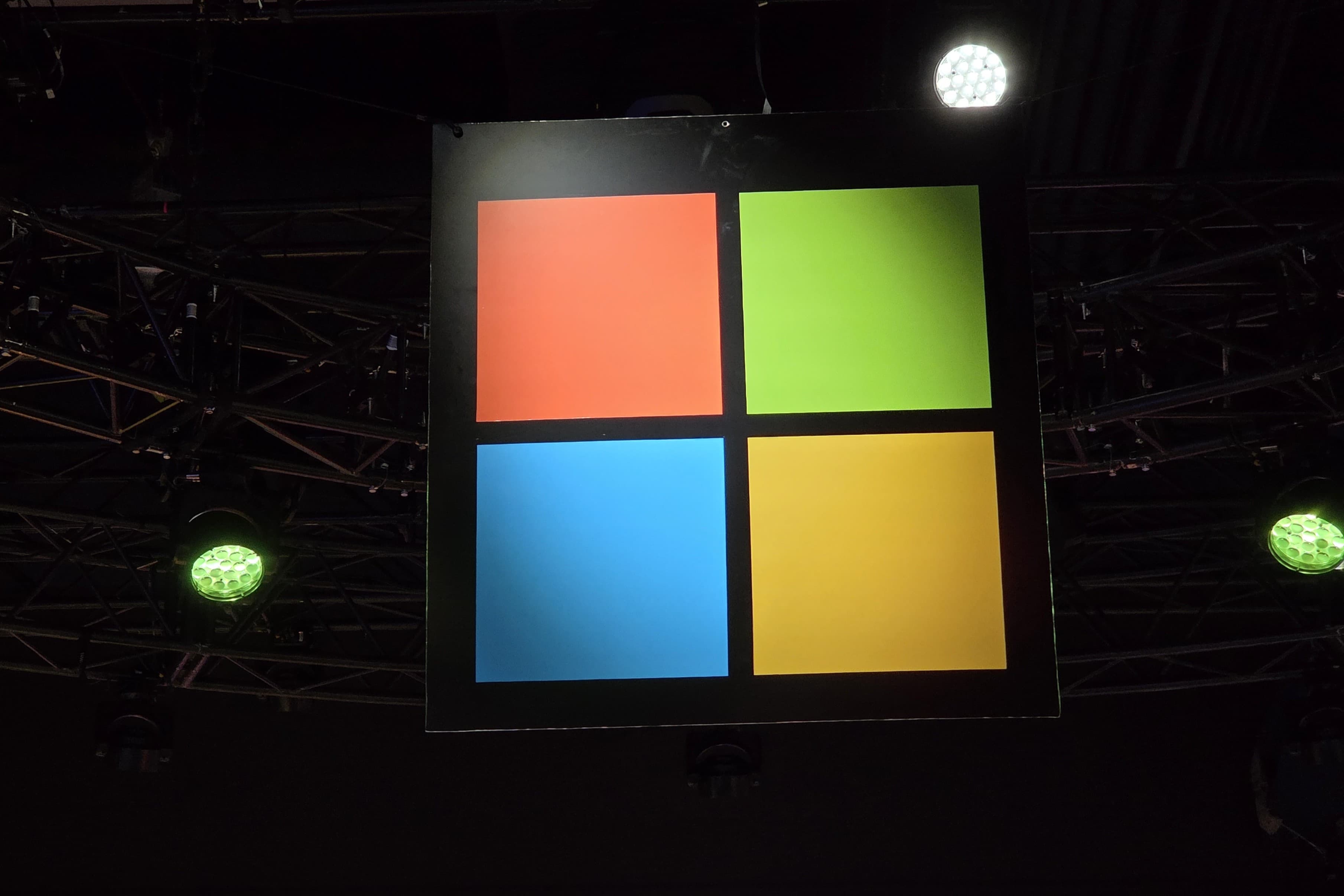 Microsoft corta mais centenas de vagas e passa o próximo Halo para a Activision